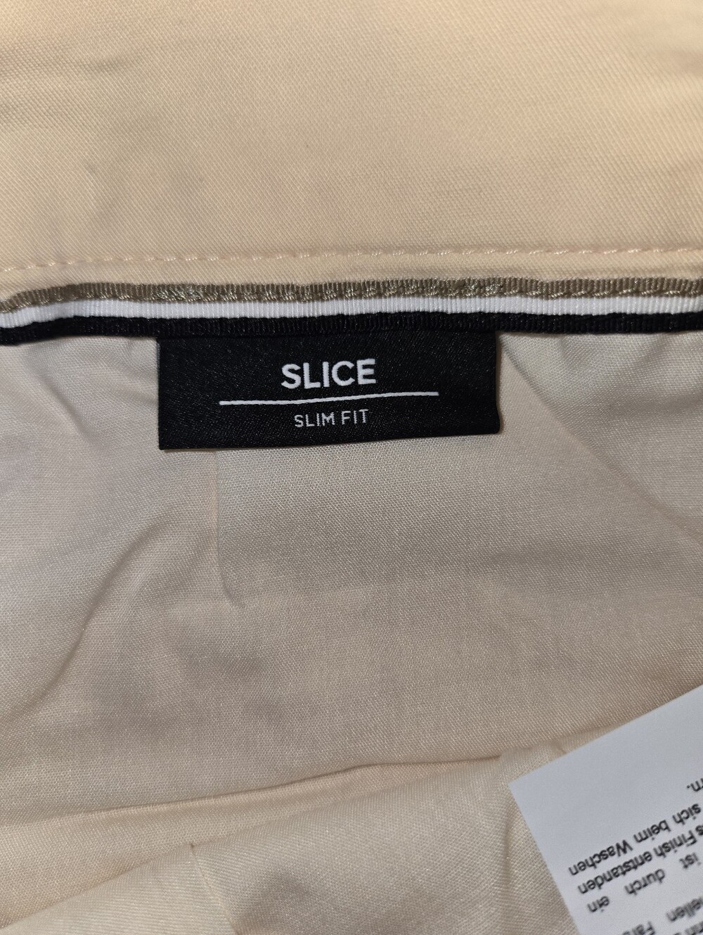 Hugo Boss Slice Slim Fit Chino Shorts in Light Peach - Picture 5 of 8